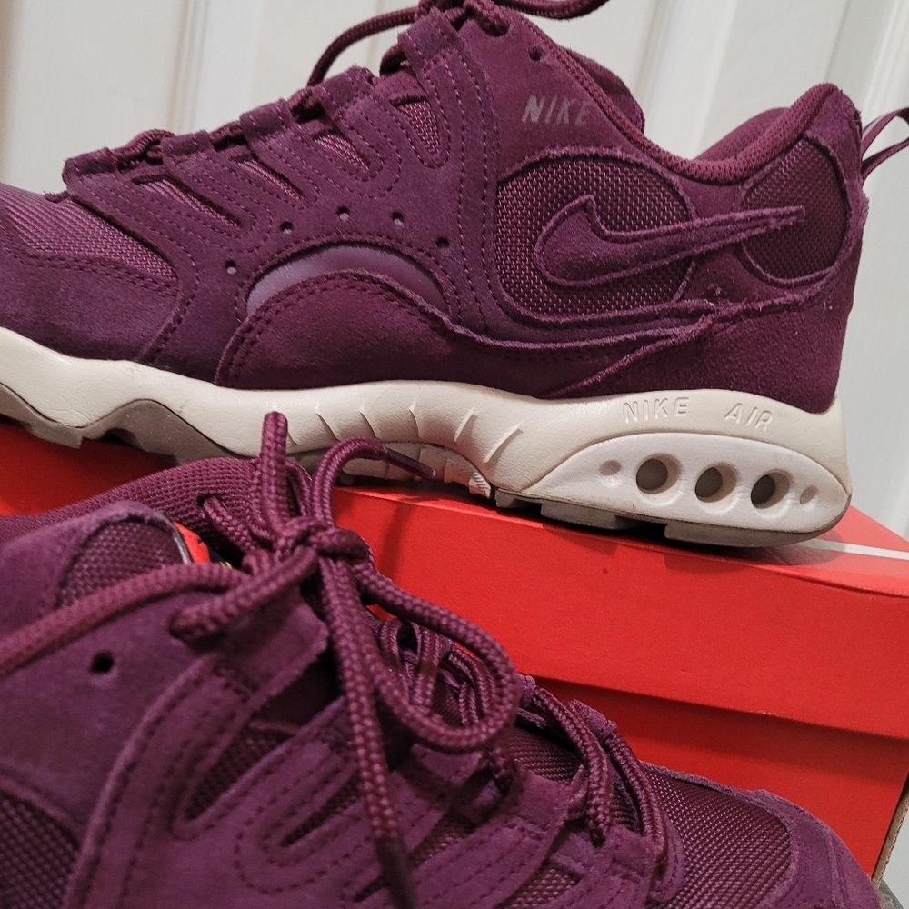 Nike Air Terra Humara Sneakers - Picture 4 of 9
